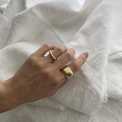 curvy ring